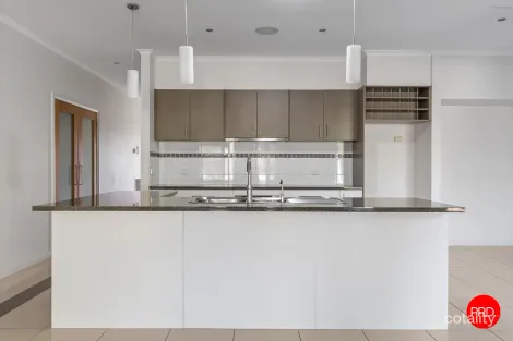 Property photo of 22 McConnachie Court Ascot VIC 3551
