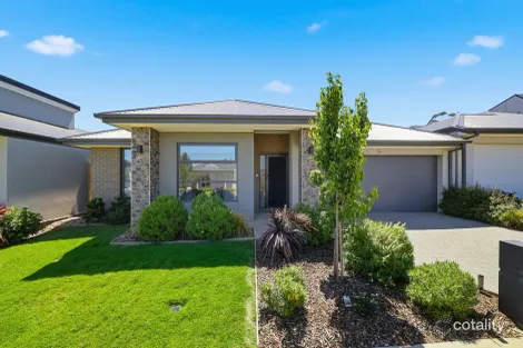 Property photo of 34 Cava Circuit Sunbury VIC 3429