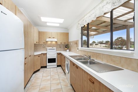 Property photo of 16 Lukela Avenue Budgewoi NSW 2262