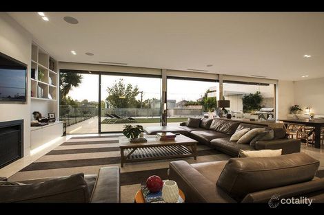 Property photo of 10 Vista Grove Toorak VIC 3142