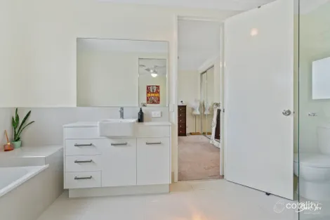 Property photo of 5/10-12 Bainbridge Street Ormiston QLD 4160