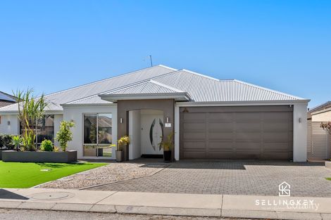 Property photo of 8 Petrona Crescent Piara Waters WA 6112