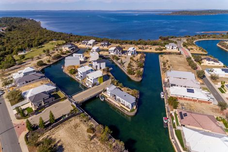 Property photo of 34 Houtman Lane Wannanup WA 6210