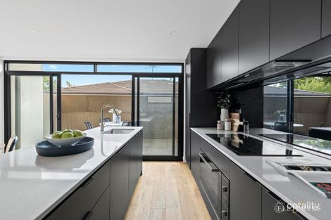 Property photo of 2/595 High Street Kew East VIC 3102