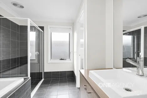 Property photo of 57 Summercloud Crescent Vincentia NSW 2540