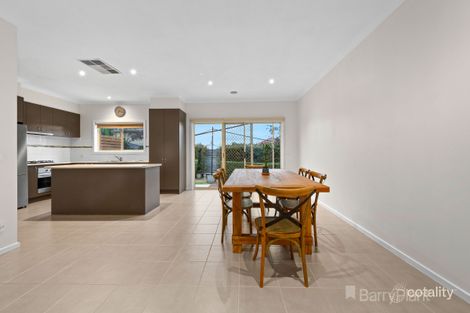 Property photo of 27 Murchison Link Pakenham VIC 3810