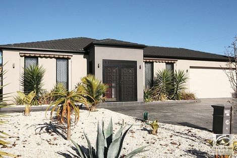 4 Heatherwood Ct, Cranbourne West, VIC 3977