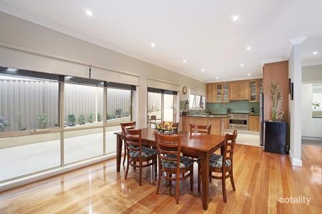 Property photo of 2/22 Robert Street Bulleen VIC 3105