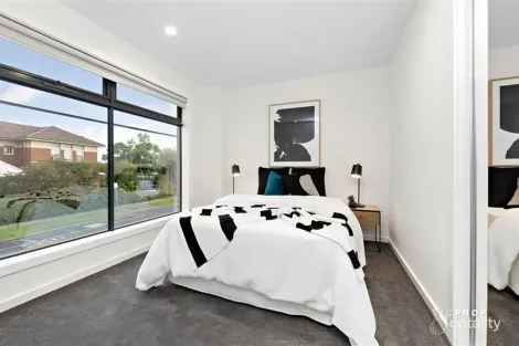 Property photo of 98 Derby Road Sunshine VIC 3020