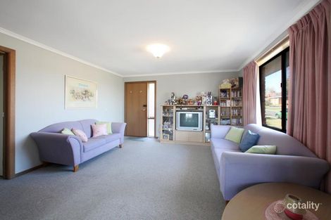 Property photo of 1/24 Inverness Street Endeavour Hills VIC 3802