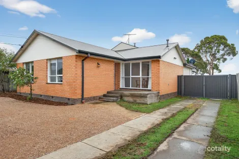 Property photo of 18 Heyers Road Grovedale VIC 3216