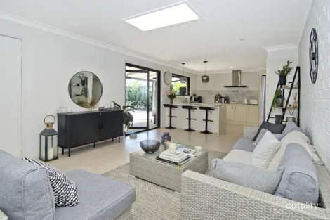 Property photo of 23 Latrobe Avenue Helensvale QLD 4212