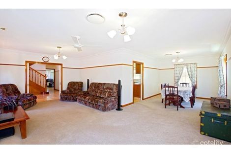 Property photo of 16 Kitchen Place West Hoxton NSW 2171