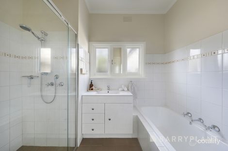 Property photo of 1/17 Strathallan Road Macleod VIC 3085