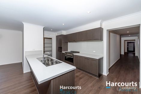 Property photo of 9 Perease Road Wollert VIC 3750