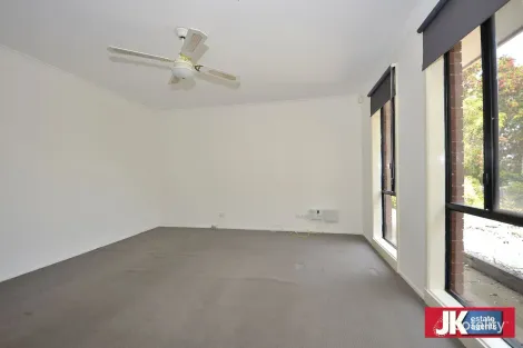 Property photo of 22 Thoroughbred Avenue Werribee VIC 3030