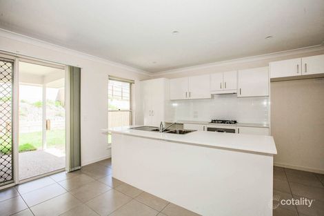 Property photo of 16 Soho Drive Deebing Heights QLD 4306