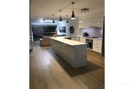 Property photo of 22/105 Christine Avenue Burleigh Waters QLD 4220