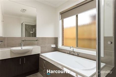 Property photo of 24 Heathcote Grove Officer VIC 3809