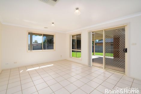 Property photo of 25 Cowan Place Lloyd NSW 2650