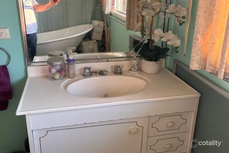 Property photo of 11 Karragaroo Street Eastern Heights QLD 4305