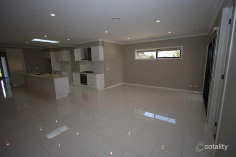 Property photo of 12 Zaika Close Lalor VIC 3075