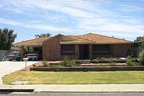 50 Essex St, Forrestfield, WA 6058