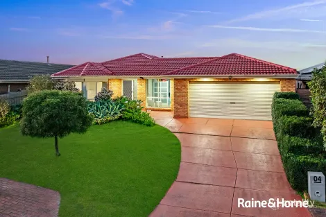 4 Waltham Mews, Cranbourne East, VIC 3977