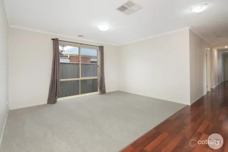 Property photo of 10 Manna Boulevard Delacombe VIC 3356
