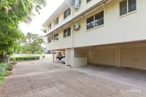 Property photo of 2/65 Waterloo Esplanade Wynnum QLD 4178