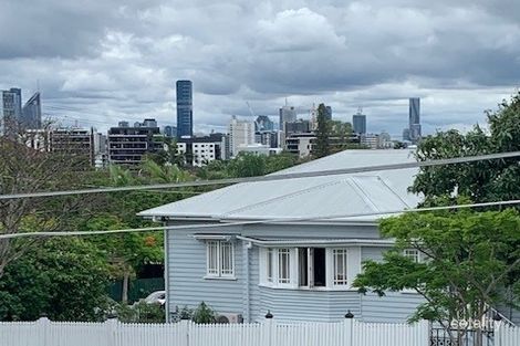 1/48 Dunellan St, Greenslopes, QLD 4120