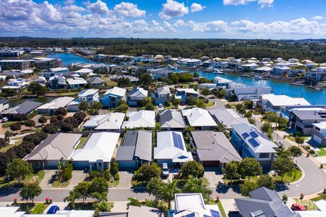Property photo of 14 Keelson Crescent Hope Island QLD 4212
