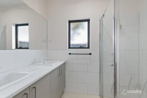 Property photo of 1 Ludeman Drive Wollert VIC 3750