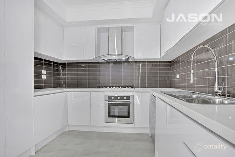 Property photo of 15 Angophora Crescent Craigieburn VIC 3064