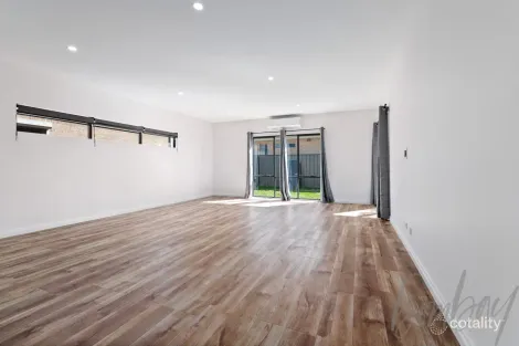 Property photo of 1 Ludeman Drive Wollert VIC 3750