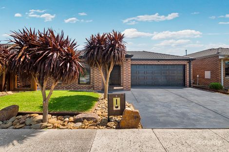 Property photo of 5 Black Gum Crescent Cranbourne West VIC 3977