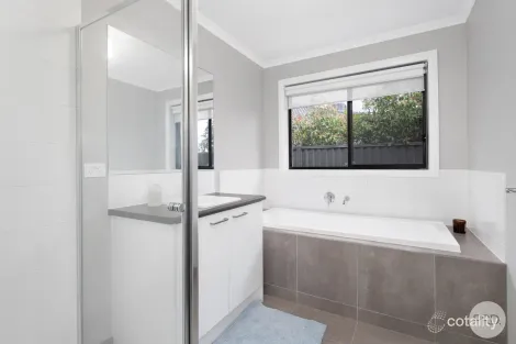 Property photo of 13 Lee Road Lucas VIC 3350