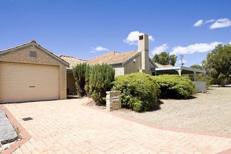 2 Lakefront Cir, The Vines, WA 6069