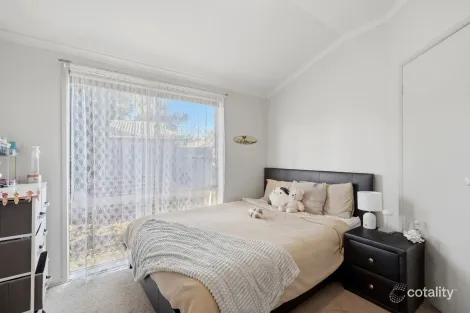 Property photo of 13 Alison Close Pakenham VIC 3810