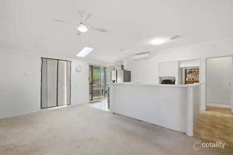 Property photo of 13 Alison Close Pakenham VIC 3810