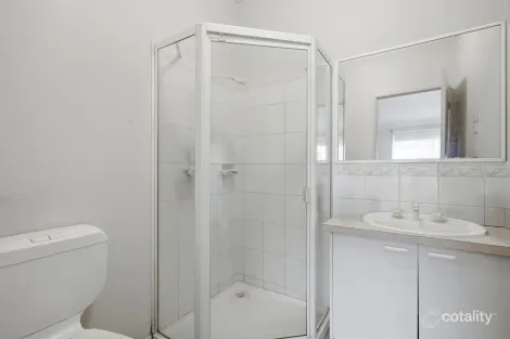 Property photo of 13 Alison Close Pakenham VIC 3810