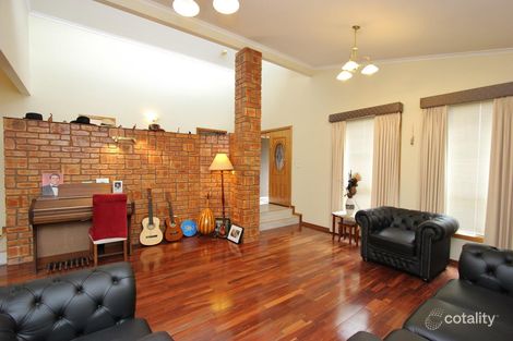Property photo of 21 Roseberry Avenue Keilor Downs VIC 3038