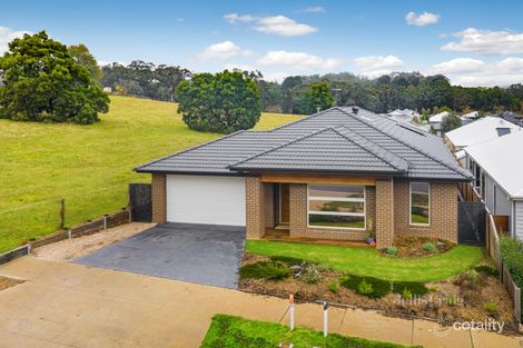 Property photo of 16 Doyeswood Drive Woodend VIC 3442