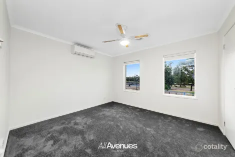 Property photo of 80 Cherryhills Drive Cranbourne VIC 3977