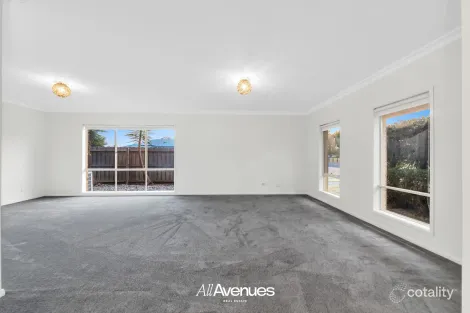 Property photo of 80 Cherryhills Drive Cranbourne VIC 3977