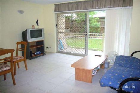 Property photo of 2/138 Clarence Road Indooroopilly QLD 4068