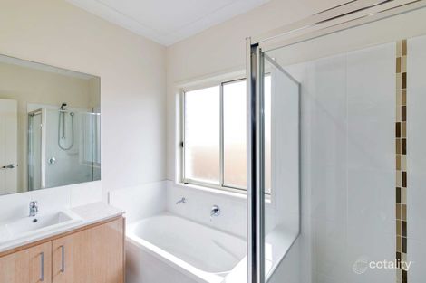 Property photo of 17 Hollyoak Crescent Pimpama QLD 4209