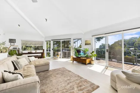 Property photo of 30 Tilanbi Close Terrigal NSW 2260