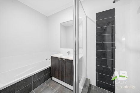 Property photo of 12 Limari Place Sinagra WA 6065