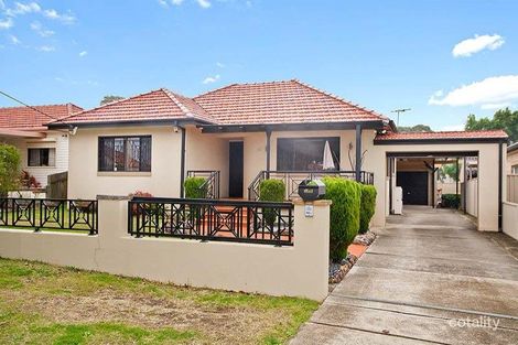 2a Hillcrest Ave, Greenacre, NSW 2190